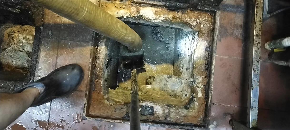 乌拉特前污水池清理一般都有毒气，怎么预防中毒呢？