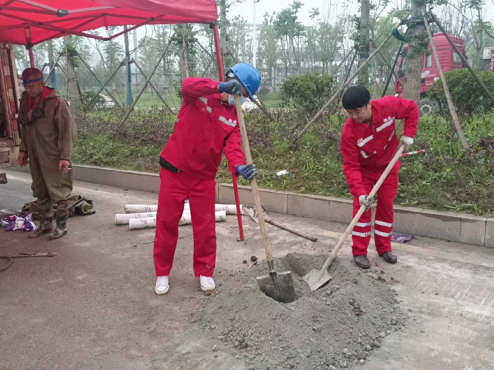 乌拉特前管道疏通哪家好】及时进行市政管道清淤